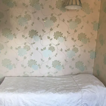 Edgware B&B-2