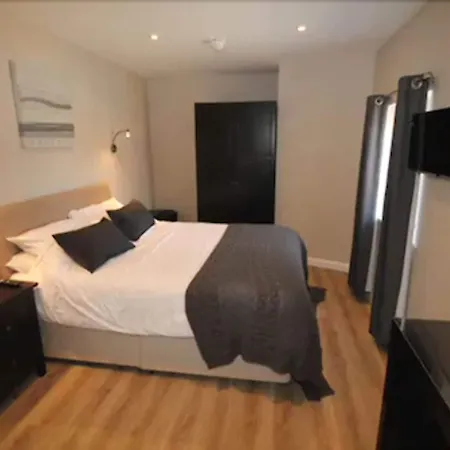 Number 18 Apartments-2