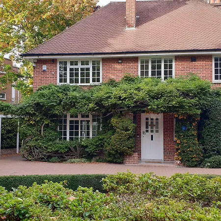Little Robin Gate - Free Parking - Central - 10 Min Walk To Train Station-3