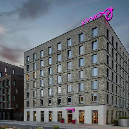 Moxy London Excel-2
