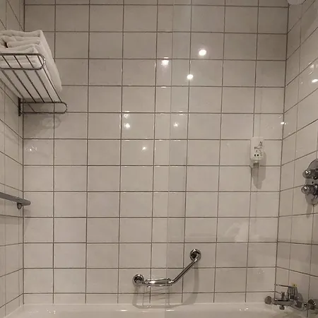 B&B Hotel London Heathrow-2