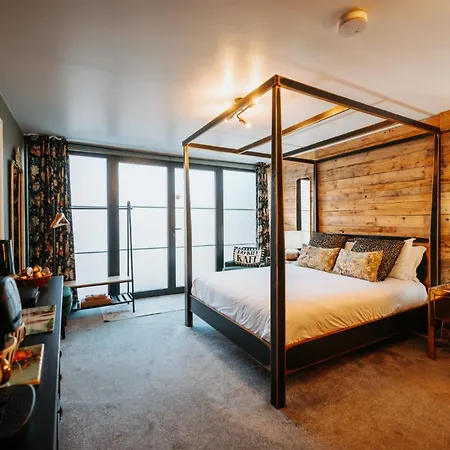 Boutique Shrewsbury Suites-2
