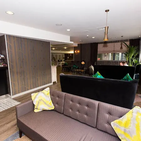 Ramada Hotel & Suites By Wyndham Coventry-2