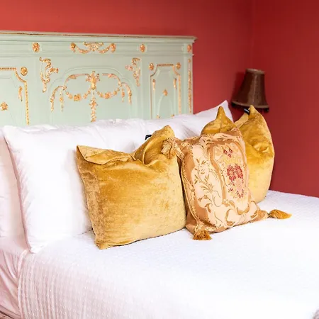 Chez Vivienne-2