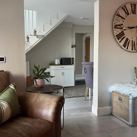 Altonhill Cottage-3