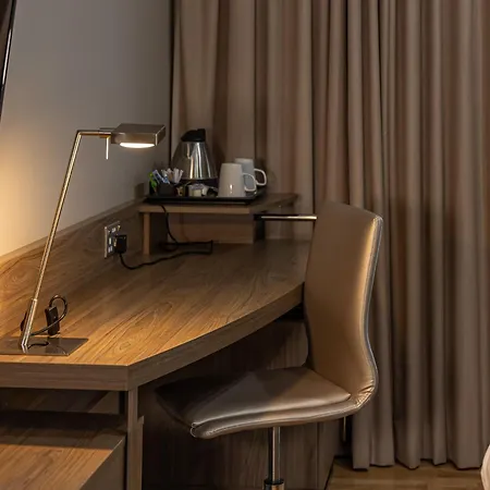 Holiday Inn London West By Ihg-2