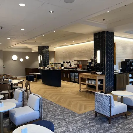 Hilton Birmingham Metropole Hotel-3