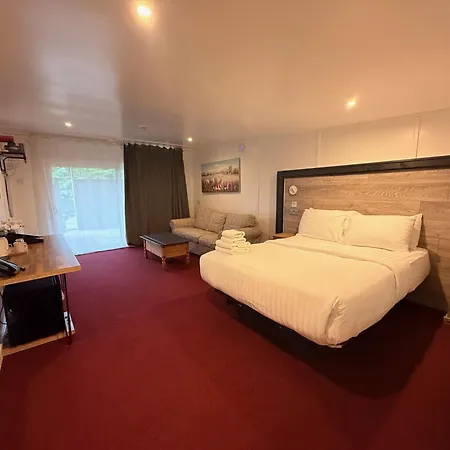 The Waterfront Lodges-3