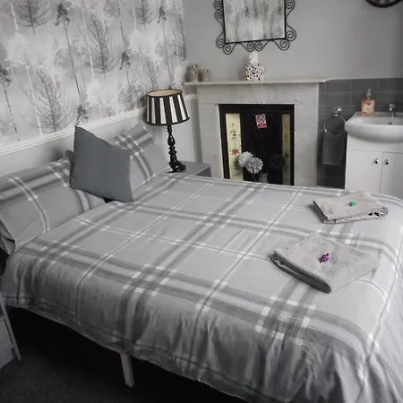 The George B&B-3