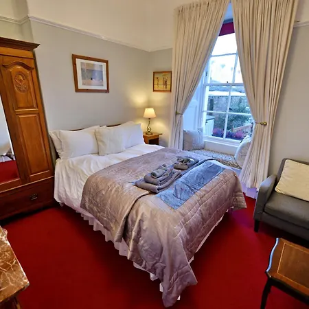 Burnside Guest House-3