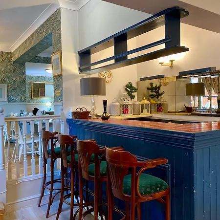 Pickwicks Guest House-2