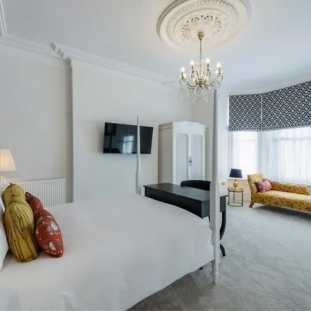 The Clarence Boutique Rooms-3