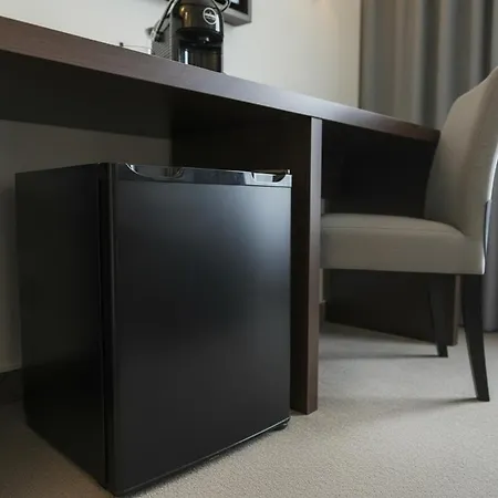 Ramada By Wyndham Cobham-2
