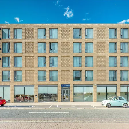 Travelodge Excel-2