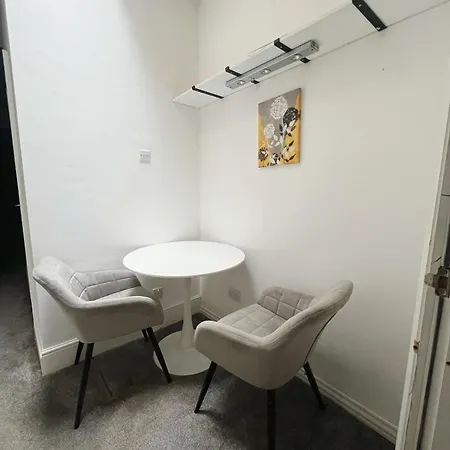 Ellies Guest House-2