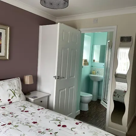 Fernlea Guest House-2