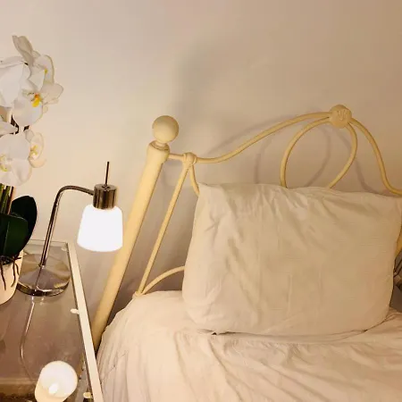 Sleeps 5 Free Parking Fast Wifi Near Hillsborough Easy Access To Sheffield City Centre And Peak District-3