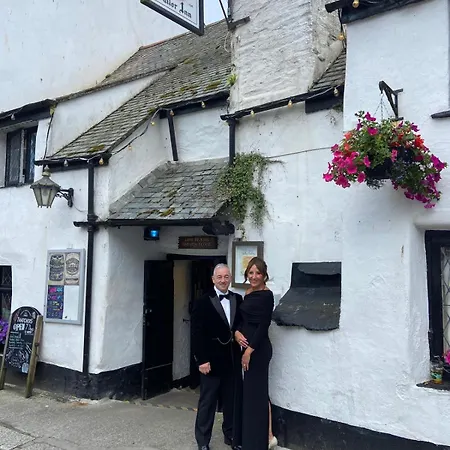 Jolly Sailor Inn - The Oldest Pub In Looe - Family Run And Full Of Charm And Character-3