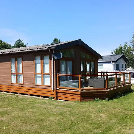 Luxury Lodge With Peaceful Pond View At Southview-3