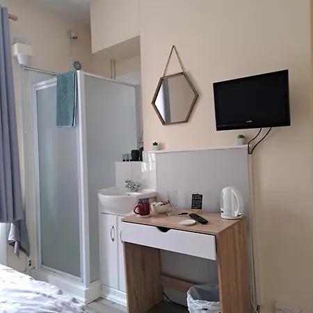 Lyndale Guest House-3