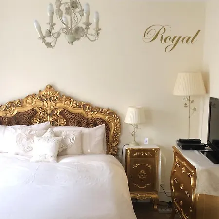 Rowan Park Lodge-2