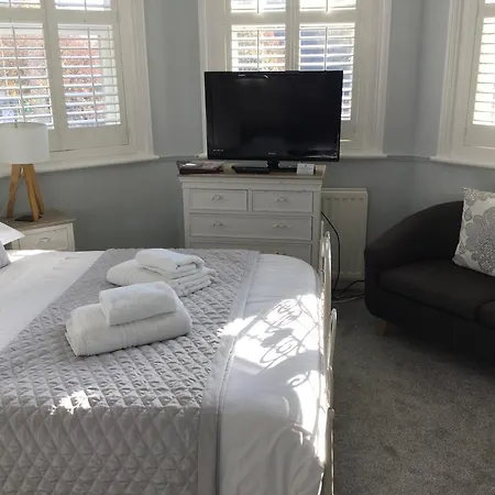 Lakeside Guest House-3