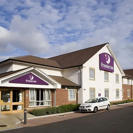 Premier Inn Peterborough North-3