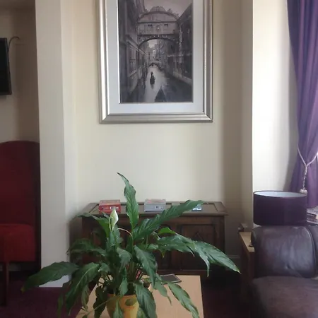 Cleasewood Guest House-3