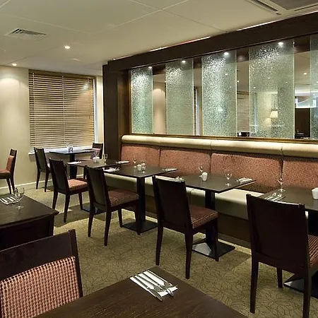 Premier Inn Manchester Airport Runger Lane South-3