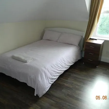 Circle Guest House Bed Only-3