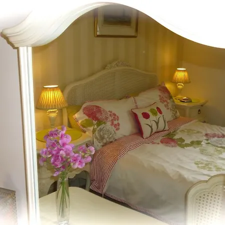 Copperfields Guest House-2