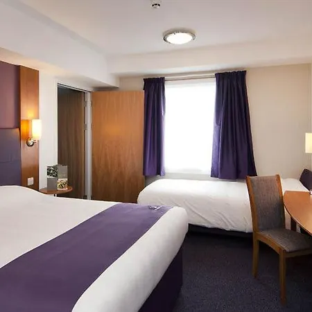 Premier Inn Derby West-2
