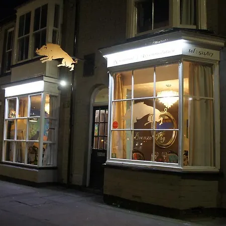 The Bronze Pig-2