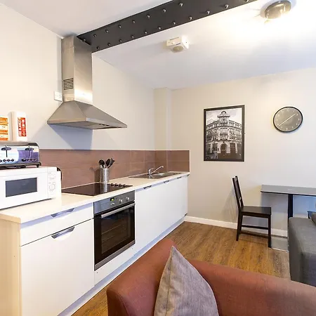 High Street Townhouse Aparthotel-2