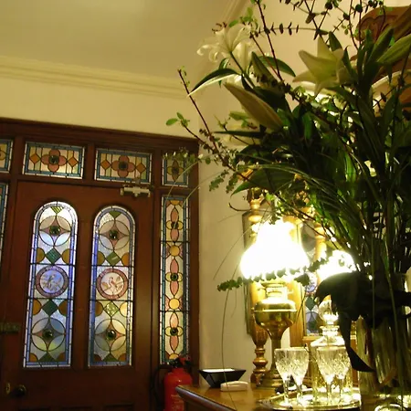 Glenville House: Adults-Only Retreat with Health Club Access-3