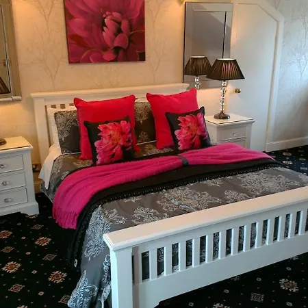 Aaran Lodge Guest House-3