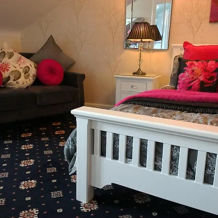 Aaran Lodge Guest House-2