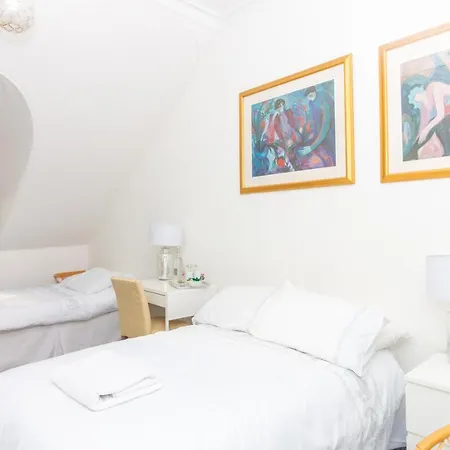 Strathdon Guest House-3