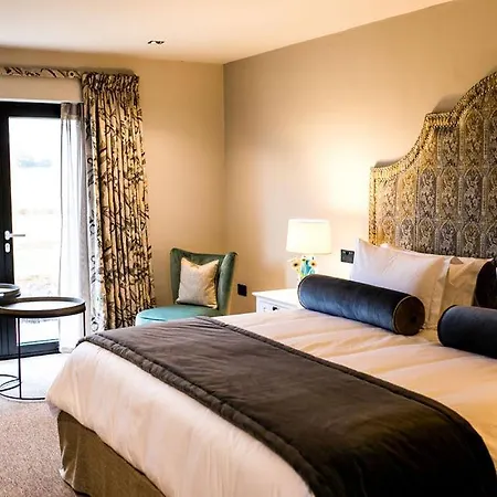 Baraset Barn Hotel-3