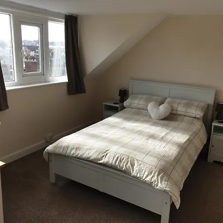 Crofton Guest House-3