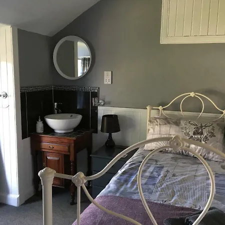 Alberta Guest House-3