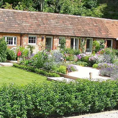 The Courtyard At Park Farm-2