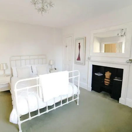 No 4 Ainslie'S Belvedere B&B-2