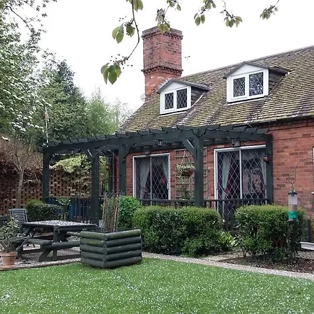 Featherstone Farm Hotel-3