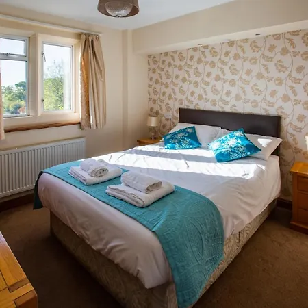 The Beacon & Railway Hotel-3