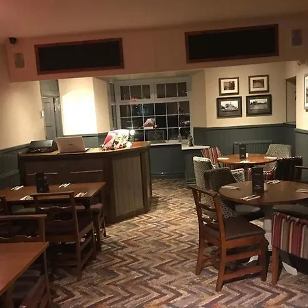 Ynyscedwyn Arms-2