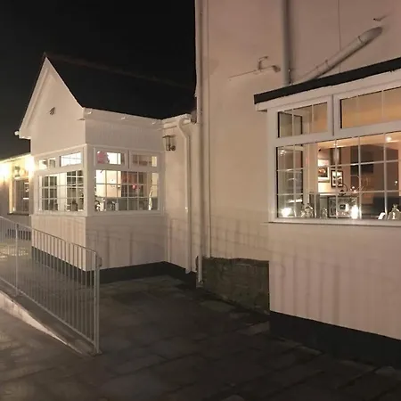 Ynyscedwyn Arms-3