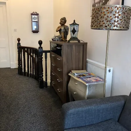 Renfrew Rooms At City Centre-3
