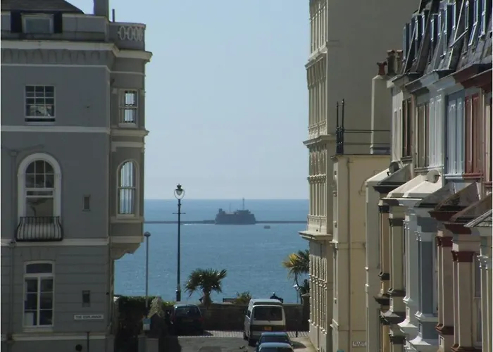 Lamplighter Guesthouse Plymouth