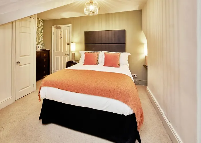 Dillons Of Whitby Bed & Breakfast